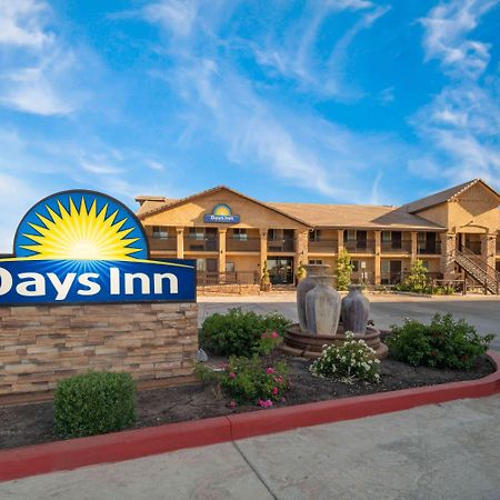 Days Inn By Wyndham Galt - Elk Grove South Exterior foto