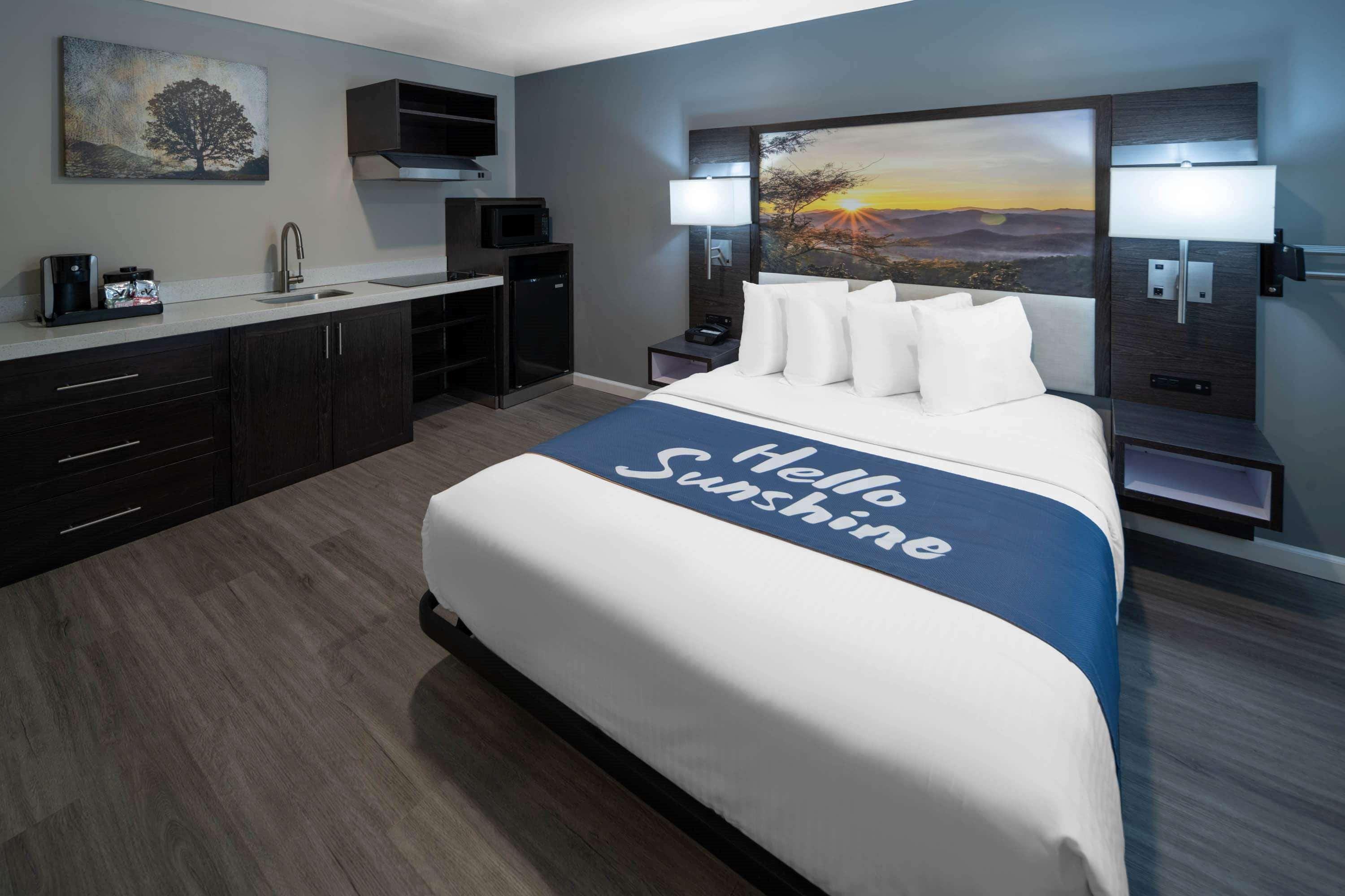 Days Inn By Wyndham Galt - Elk Grove South Exterior foto